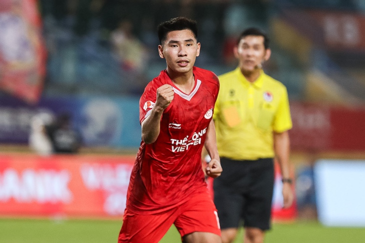 Treo còi trọng tài trận Thể Công - Viettel hòa PVF-CAND - Ảnh 1.