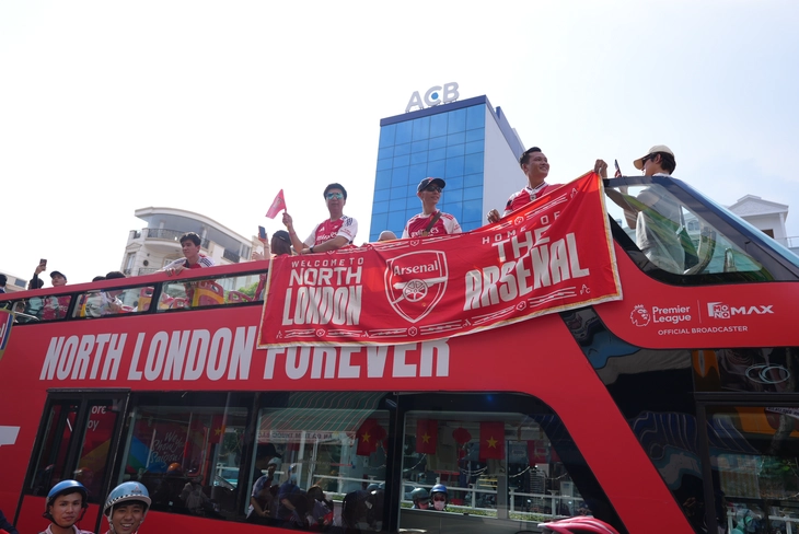 FPT Play cùng fan Arsenal ăn mừng cúp vô địch Ngoại hạng Anh - Ảnh 4.