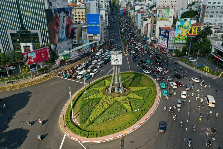 vòng xoay - Ảnh 2.