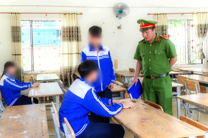 Vụ nam sinh lớp 8 ở Lâm Đồng tự tử: Khởi tố 1 bạn học về tội cưỡng đoạt tài sản - Ảnh 1.