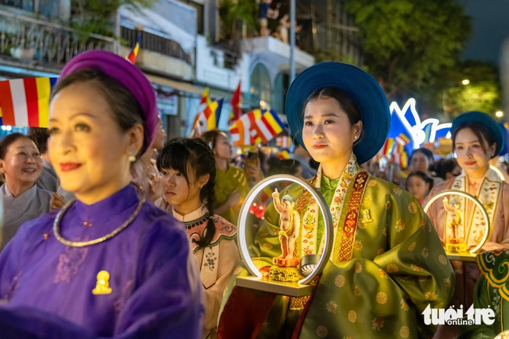 Phật đản - Ảnh 13.