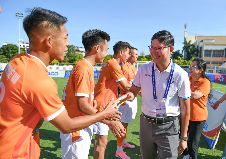 bóng đá công nhân, viên chức - Ảnh 4.