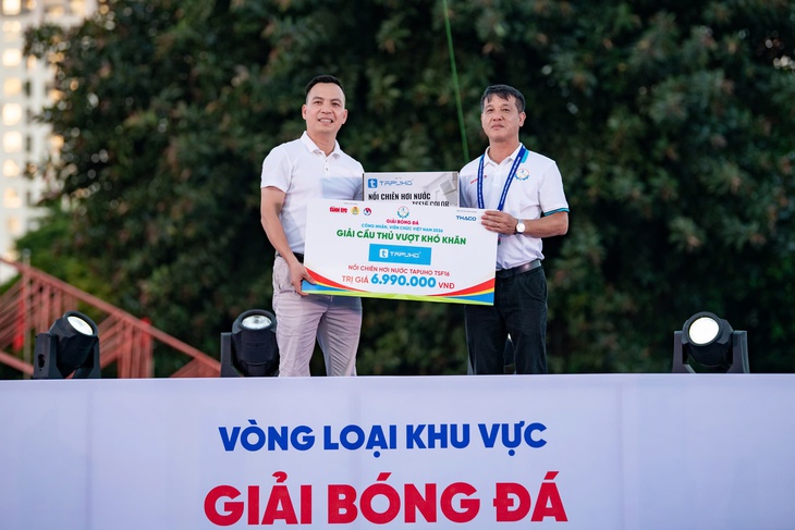 Nhà vô địch nâng cúp Giải bóng đá công nhân, viên chức Việt Nam 2026 - Ảnh 8.