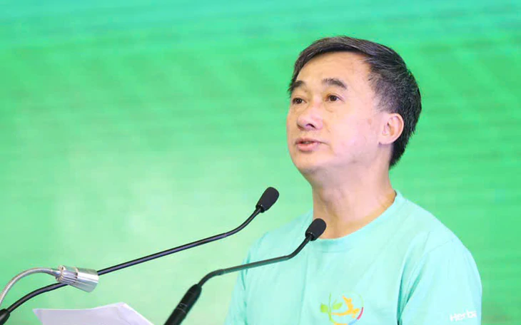Thứ trưởng Bộ Y tế Trần Văn Thuấn - Ảnh 2.