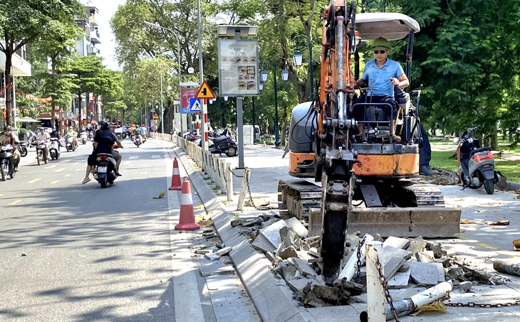 Phường Hai Bà Trưng báo cáo Thành ủy Hà Nội vụ 'vỉa hè lát đá trên tuyến đường trăm tỉ bị đục phá' - Ảnh 4.