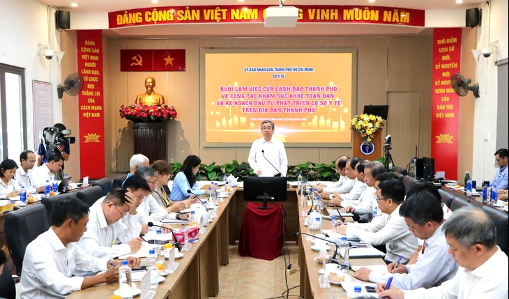 Khám sức khỏe - Ảnh 1.