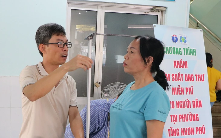 Xây 'lá chắn' bệnh tật từ xa: TP.HCM đang tăng tốc khám sức khỏe miễn phí cho toàn dân - Ảnh 2.