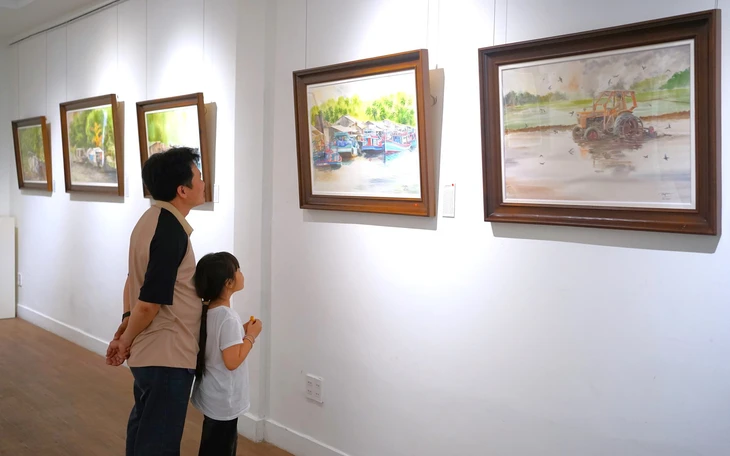 Triển lãm tranh của những tâm hồn nhỏ bé mang nghị lực lớn lao - Ảnh 8.
