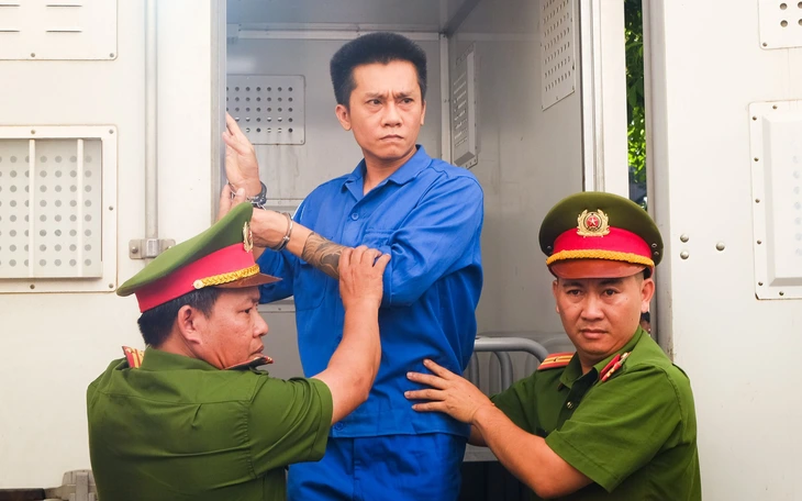 Tuyên án vụ cướp ngân hàng ở Gia Lai: Hai bị cáo nhận tổng cộng 56 năm tù - Ảnh 2.