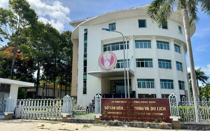 CLB Đồng Tháp chia tay sân Cao Lãnh - Ảnh 2.