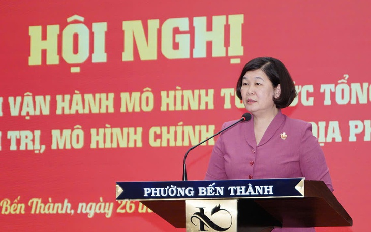 Phường Bến Thành hỗ trợ người dân làm thủ tục sau sắp xếp còn 17 khu phố - Ảnh 2.