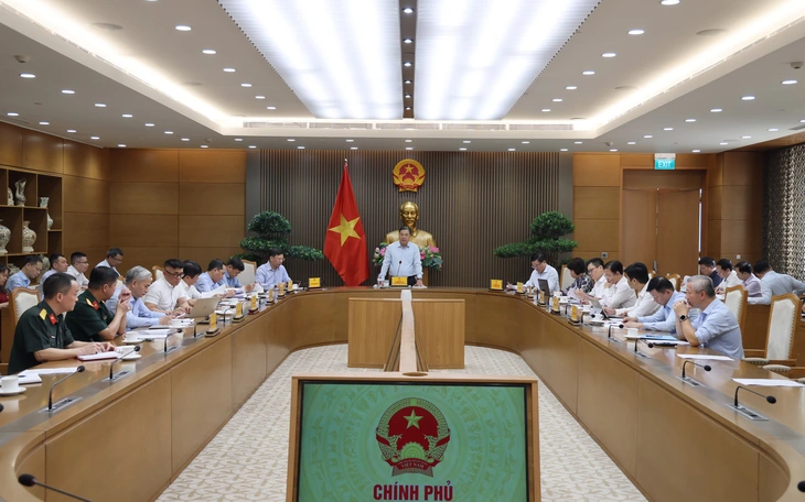 Phó thủ tướng Phạm Gia Túc: Kiên quyết xử lý các chủ đầu tư dự án điện không đảm bảo tiến độ - Ảnh 3.
