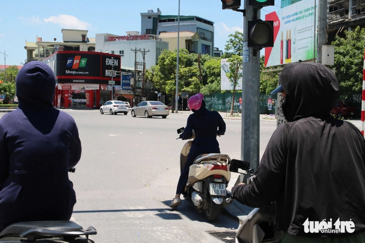 trốn nắng - Ảnh 3.