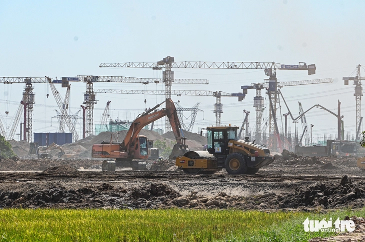 sân vận động - Ảnh 4.
