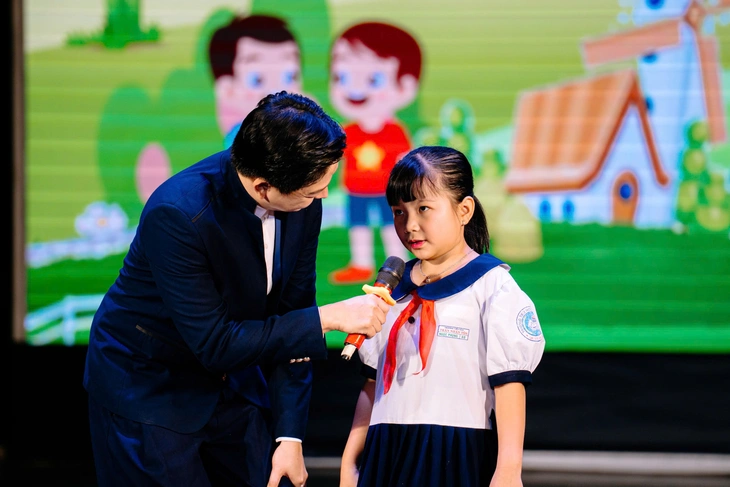 Hơn 1 tỉ đồng chăm lo trẻ em tại ngày hội thiếu nhi - Ảnh 4.