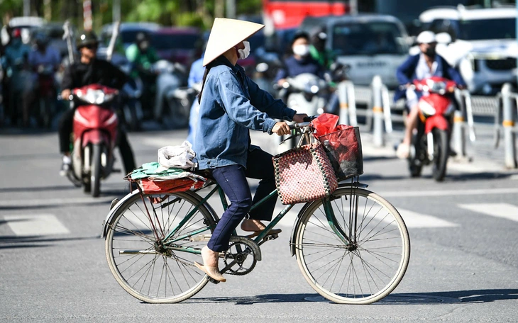 Trào lưu làm ‘thịt một nắng’ dưới nền nhiệt vượt 40 độ C, coi chừng ngộ độc - Ảnh 3.