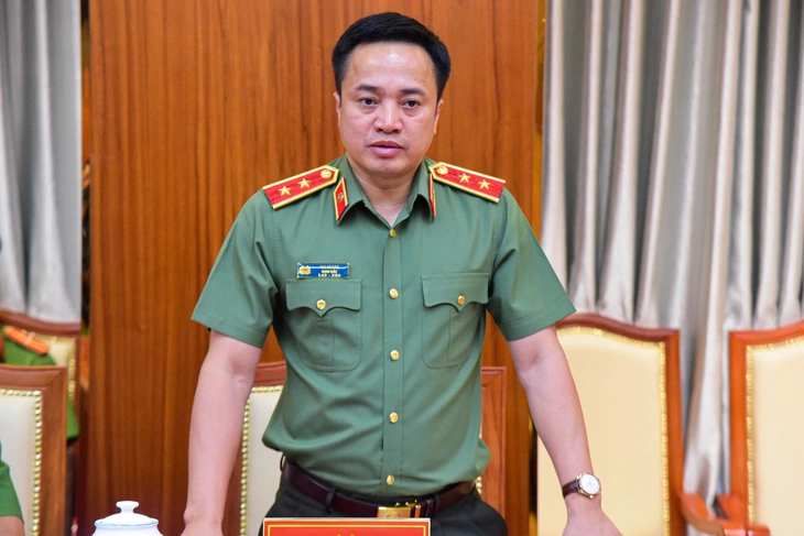 Khen thưởng lực lượng bắt giữ 2 nghi phạm Samoa nổ súng giết người tại phường Bến Thành - Ảnh 4.