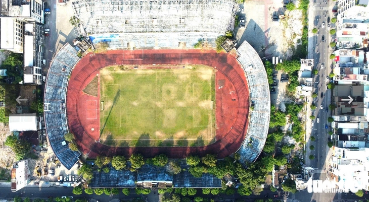 Đà Nẵng tháo dỡ sân Chi Lăng, khép lại ký ức một 'chảo lửa' bóng đá - Ảnh 5.