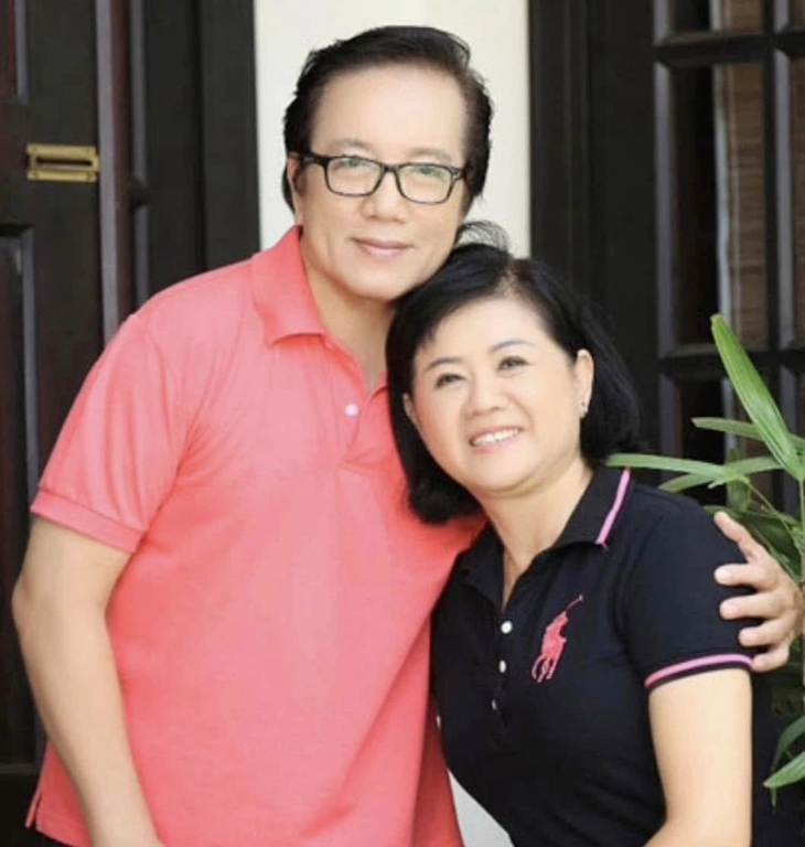 Danh ca Elvis Phương vẫn miệt mài ca hát ở tuổi 81 - Ảnh 2.