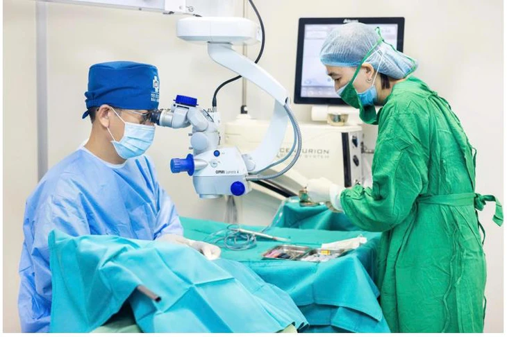 Hồi phục thị lực sau một ngày mổ đục thủy tinh thể nhờ Phaco không dao - Ảnh 3.