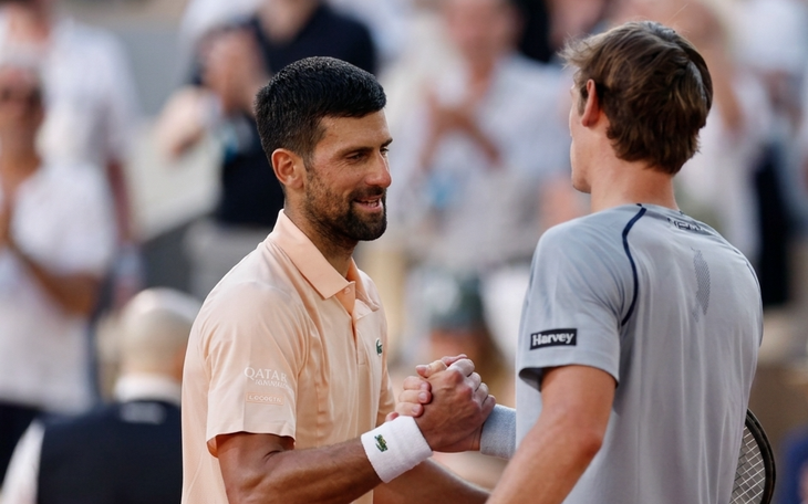 Thua ngược tay vợt 19 tuổi, Djokovic bị loại khỏi Roland Garros 2026 - Ảnh 2.