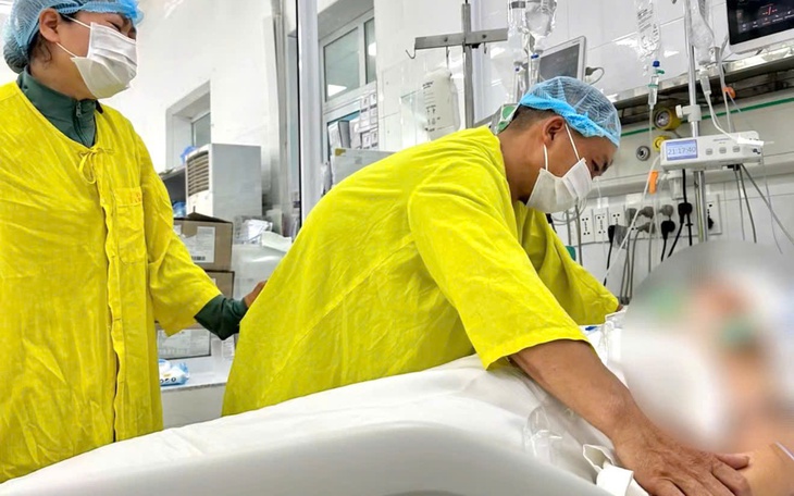 Nhận thưởng, trưởng công an xã trao hết để hỗ trợ học sinh, trẻ em nghèo khó - Ảnh 4.