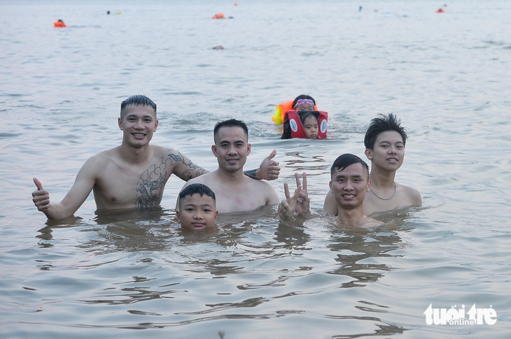 tắm sông - Ảnh 5.