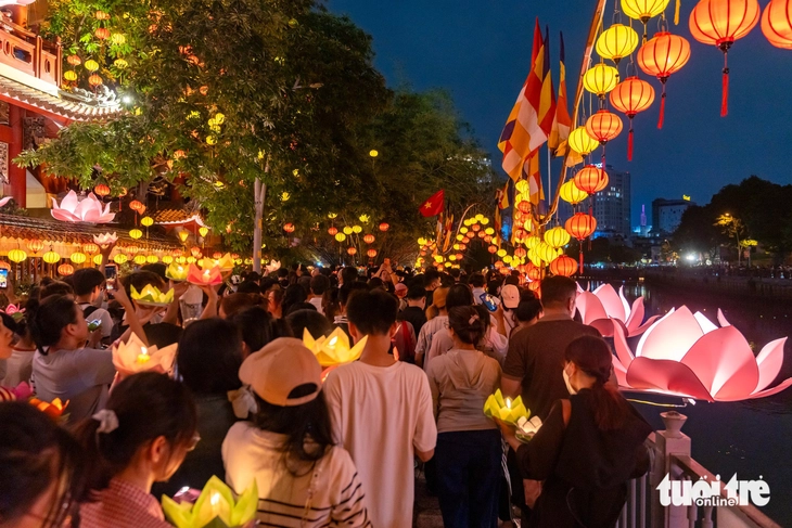 Phật đản - Ảnh 7.