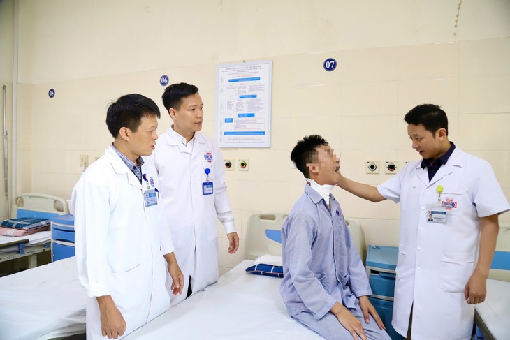 Một ngày ở 'khu phố' bệnh viện điều trị ung thư  - Ảnh 2.