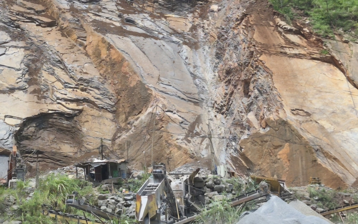 mỏ đá - Ảnh 3.