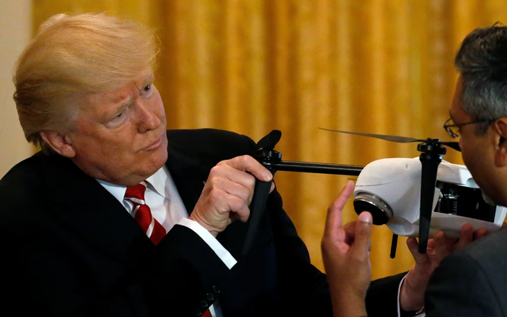 Ông Trump áp thuế sốc với drone nhập khẩu - Ảnh 2.