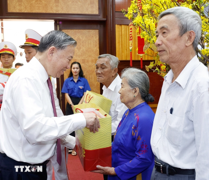 người có công - Ảnh 1.
