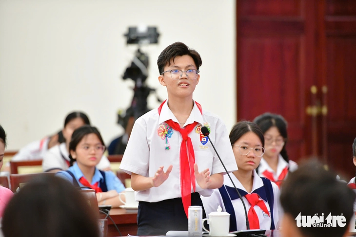 Chủ tịch HĐND TP.HCM Võ Văn Minh: Ưu tiên dành những nguồn lực tốt nhất cho thế hệ măng non - Ảnh 2.