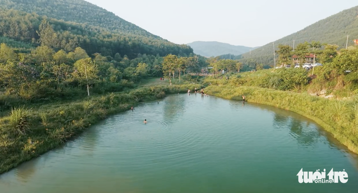 bể bơi - Ảnh 1.