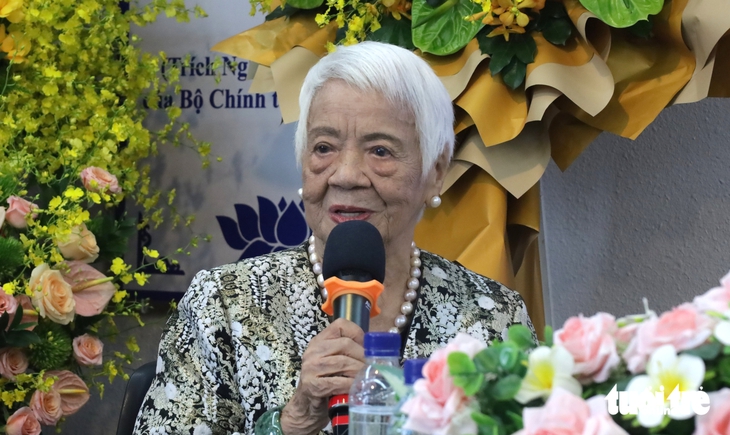 Nhạc sĩ Trần Tiến 'bụng đói, chân run' từ Vũng Tàu lên để nhà văn Xuân Phượng bất ngờ - Ảnh 2.