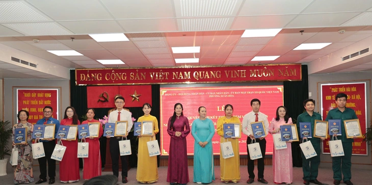  TP.HCM bố trí 408 người hoạt động không chuyên trách làm chuyển đổi số cấp xã - Ảnh 2.
