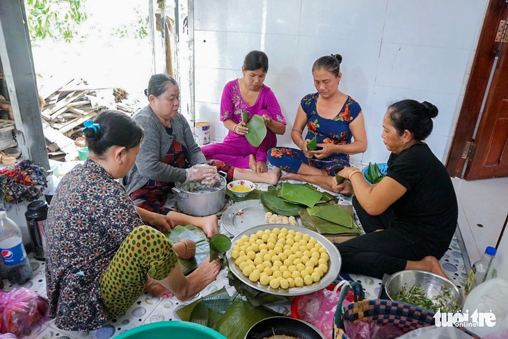 Đám tiệc nên tự nấu nướng, vất vả, tất bật nhưng quây quần, ấm cúng? - Ảnh 1.