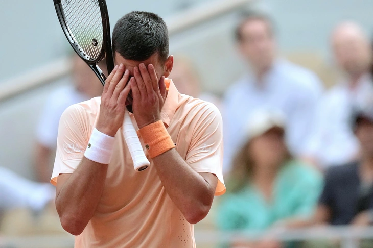 Thua ngược khó tin trước tay vợt 19 tuổi, Djokovic bị loại khỏi Roland Garros 2026 - Ảnh 1.