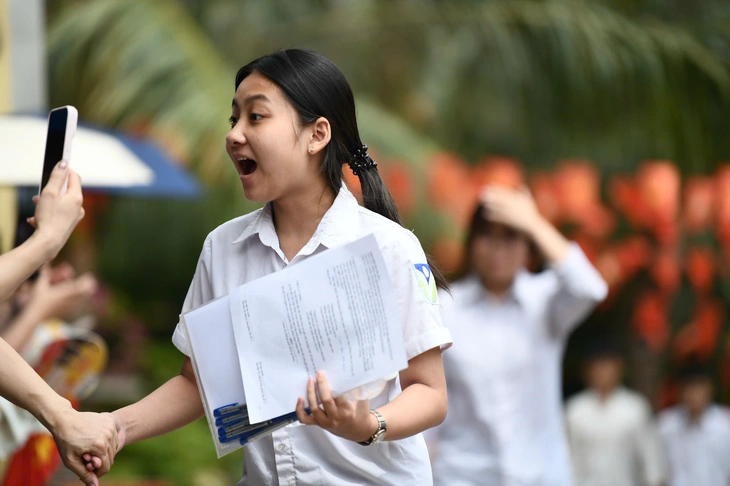 lớp 10 - Ảnh 7.
