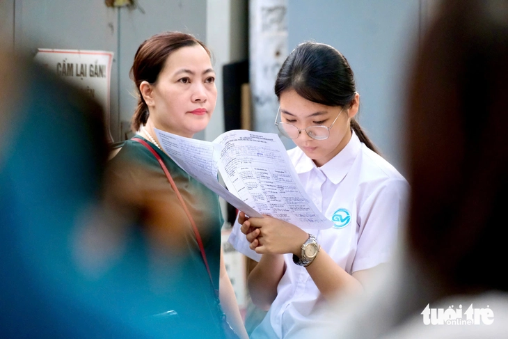 Hơn 123.000 thí sinh Hà Nội bước vào kỳ thi lớp 10, môn văn mở màn - Ảnh 5. Hơn 123.000 thí sinh Hà Nội bước vào kỳ thi lớp 10, môn văn mở màn - Ảnh 5.