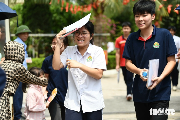 lớp 10 - Ảnh 6.