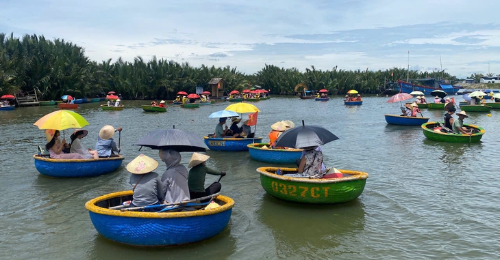 chặt chém - Ảnh 2.