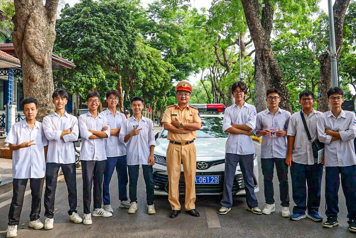dẫn đoàn - Ảnh 3.