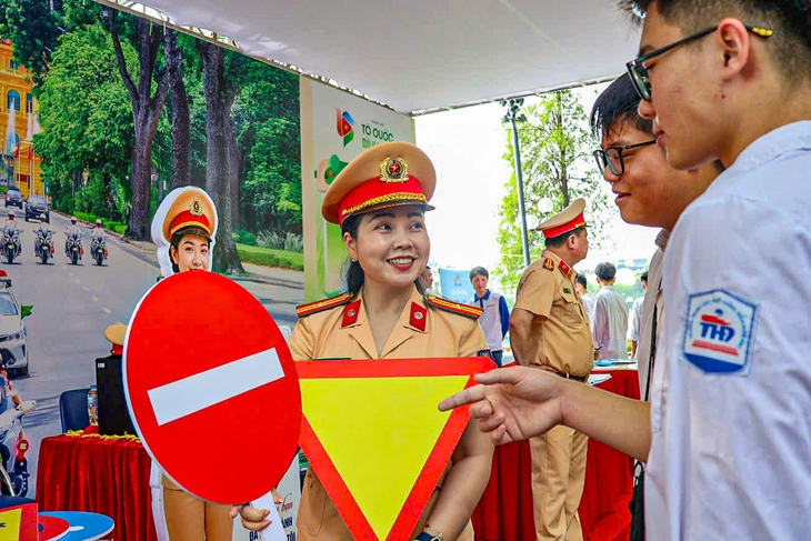 dẫn đoàn - Ảnh 6.