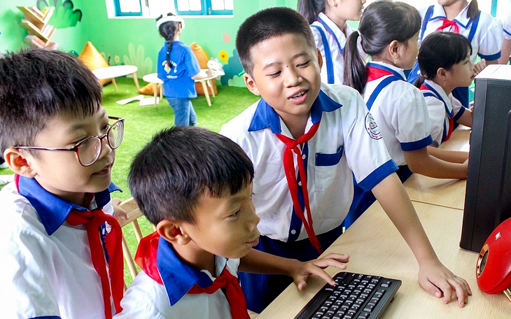 Không thể giao trẻ em cho mạng xã hội: Ai cho con tôi quyền không 'nghiện' mạng xã hội? - Ảnh 2.