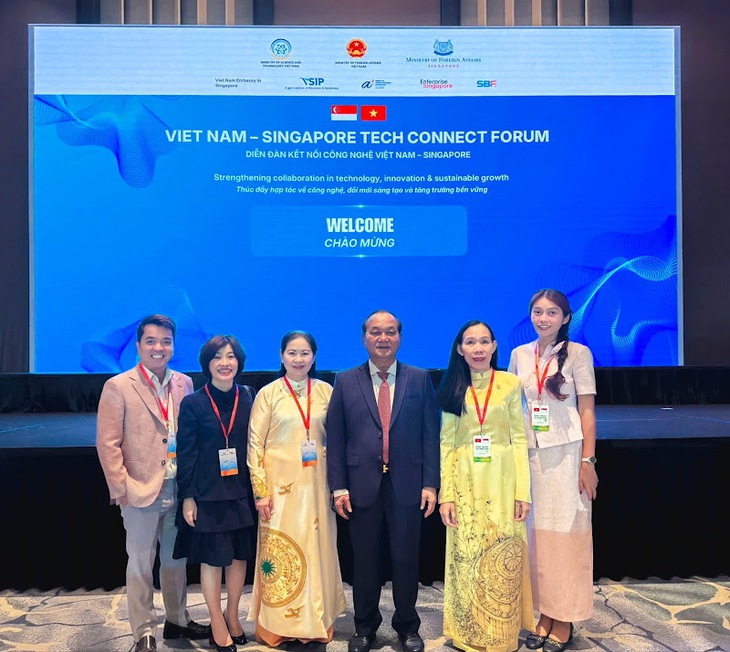 Trường Đại học Văn Lang và Đại học Quốc gia Singapore (NUS) ký kết hợp tác - Ảnh 2.