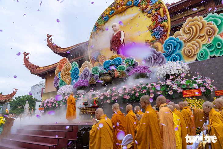 Đại lễ Phật đản 2026: Thắp sáng ngọn đèn từ bi trong kỷ nguyên vươn mình - Ảnh 1. Phật đản - Ảnh 1.