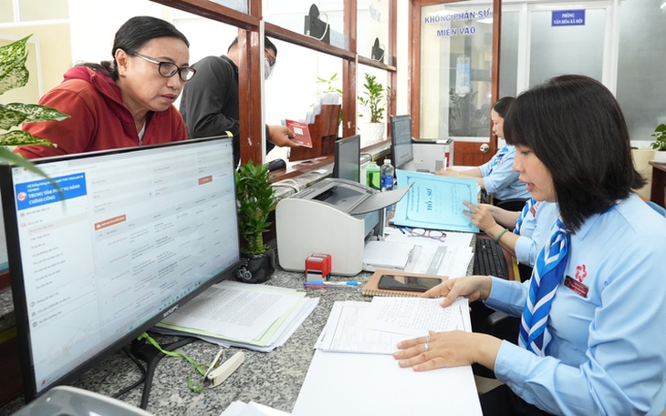 Thủ tướng Lê Minh Hưng chủ trì phiên họp thường kỳ đầu tiên của Chính phủ khóa XVI - Ảnh 2.