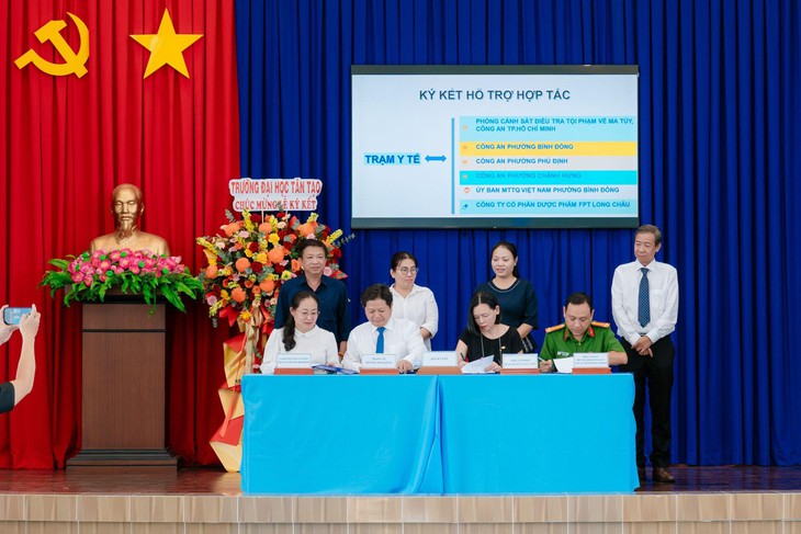 Long Châu chung tay cùng bệnh viện, y tế cơ sở xây dựng 'hệ sinh thái' bảo vệ sức khỏe người dân - Ảnh 4.