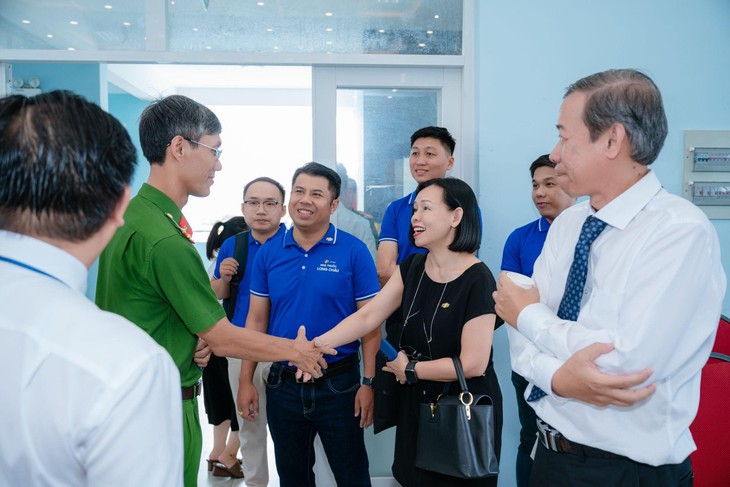 Long Châu chung tay cùng bệnh viện, y tế cơ sở xây dựng 'hệ sinh thái' bảo vệ sức khỏe người dân - Ảnh 5.